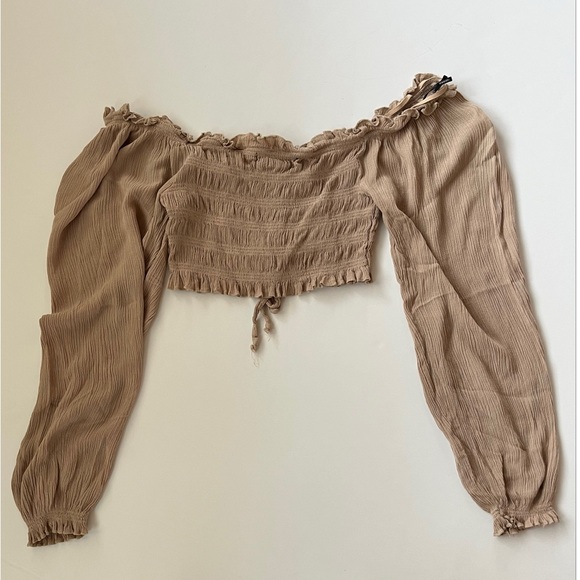 Forever 21 Women’s Tan Log Sleeves Ruched Crop Top Size Medium - Picture 1 of 6